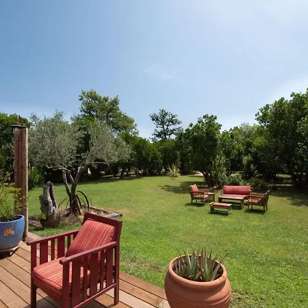 Charming In Poggio-mezzana On The Beachside *