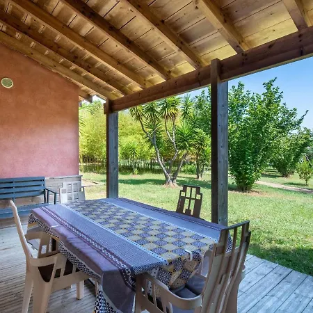Villa Charming In Poggio-mezzana On The Beachside